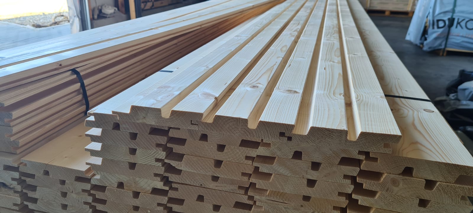 FACADE BOARD UTK 28X146 CLASS AB SCANDINAVIAN SPRUCE - obrazek 4